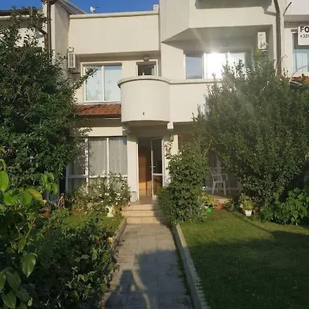 яна بيت للعطل *